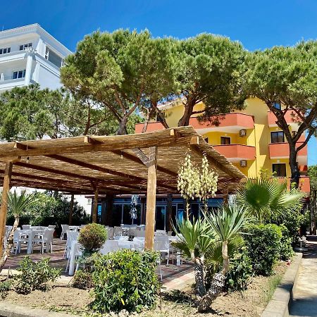 Hotel Enera Golem  Kültér fotó